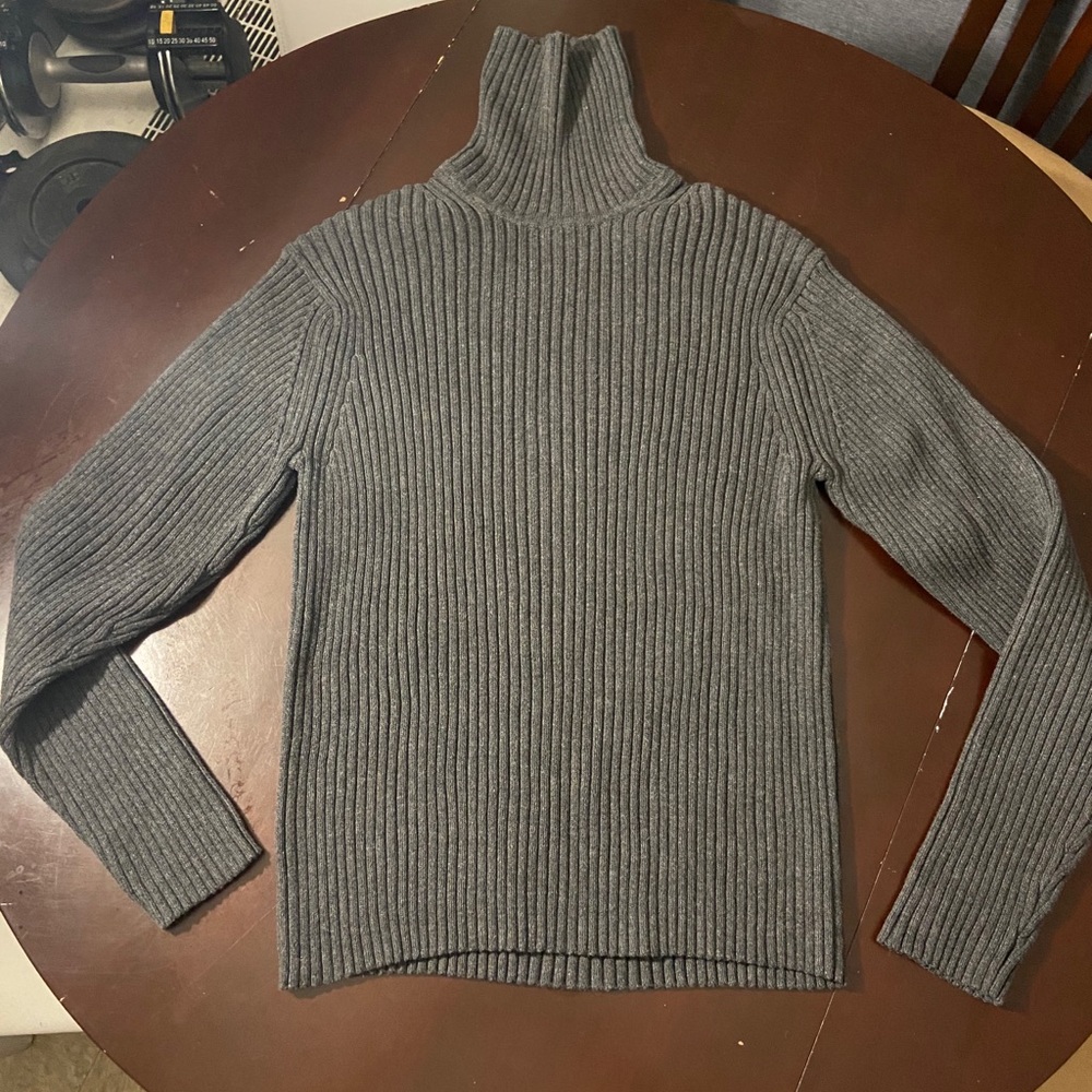 GAP gray turtleneck sweater